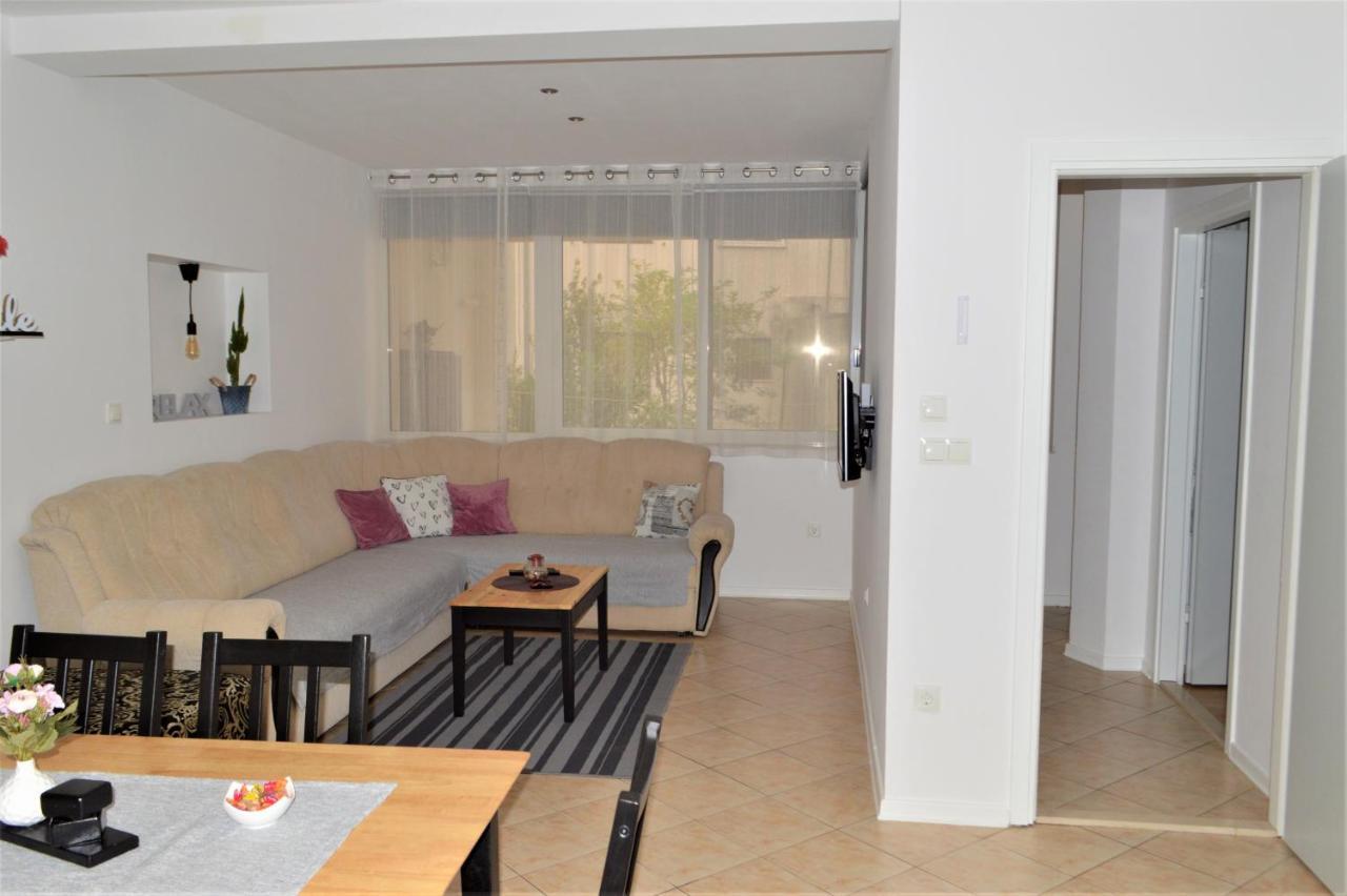 Apartman Luka Каштела Экстерьер фото
